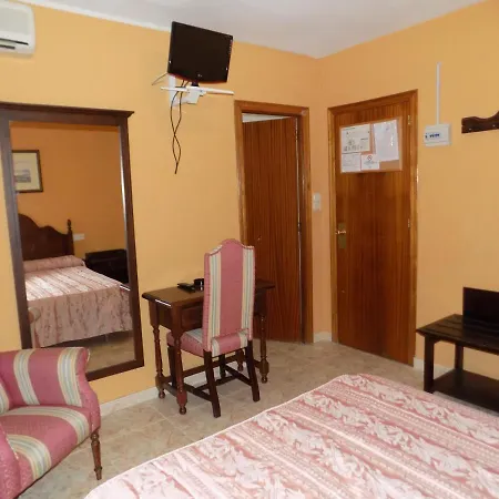Hotel Braseria La Barca 2*
